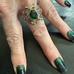 Elegant Owl Ring with Green Gemstone